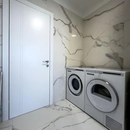 Elektra * Tirana
